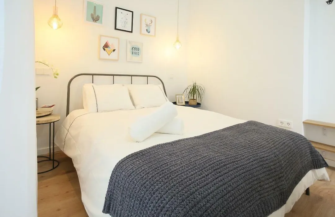 Moderno Y Reformado Apartamento Al Lado Del Museo-1