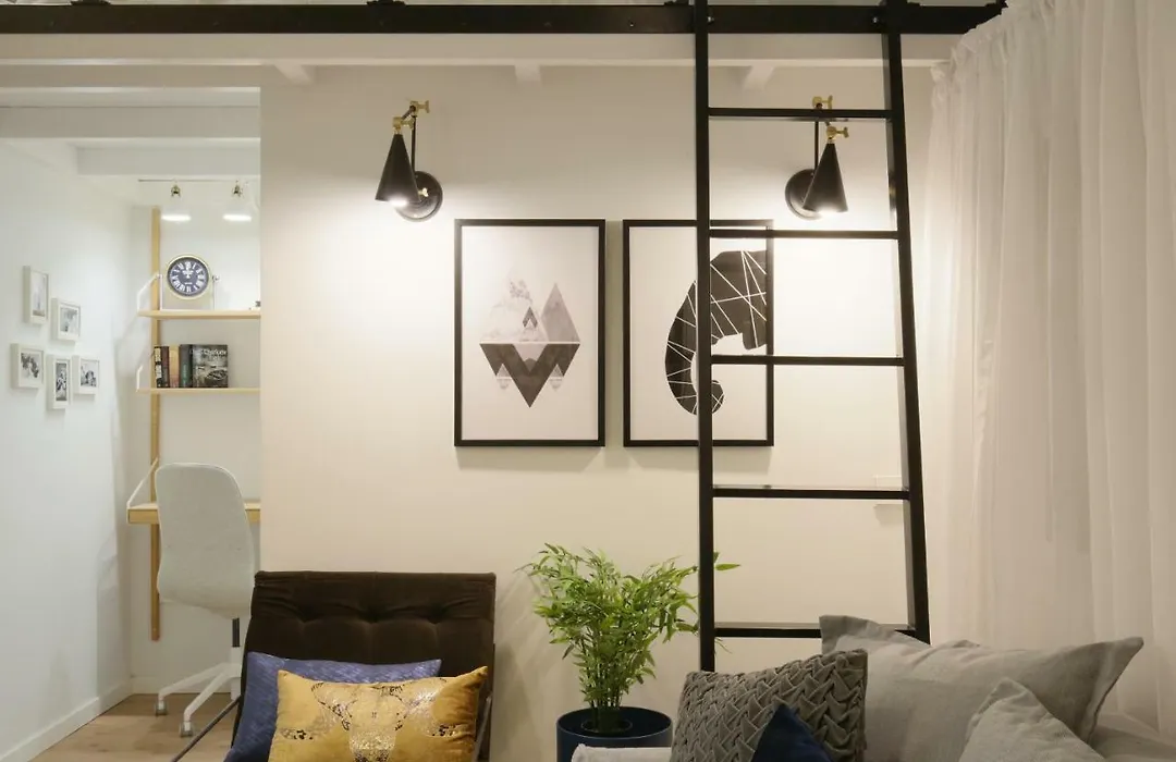 Moderno Y Reformado Apartamento Al Lado Del Museo-1