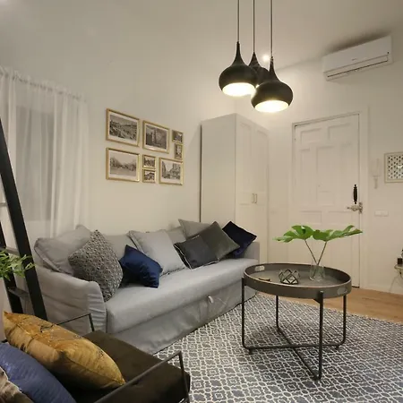 Moderno Y Reformado Apartamento Al Lado Del Museo-3
