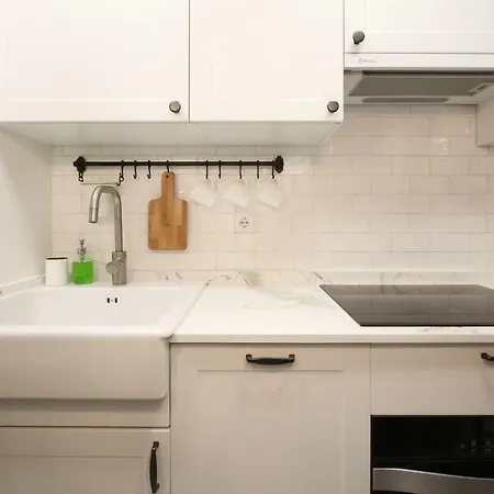 Moderno Y Reformado Apartamento Al Lado Del Museo-2